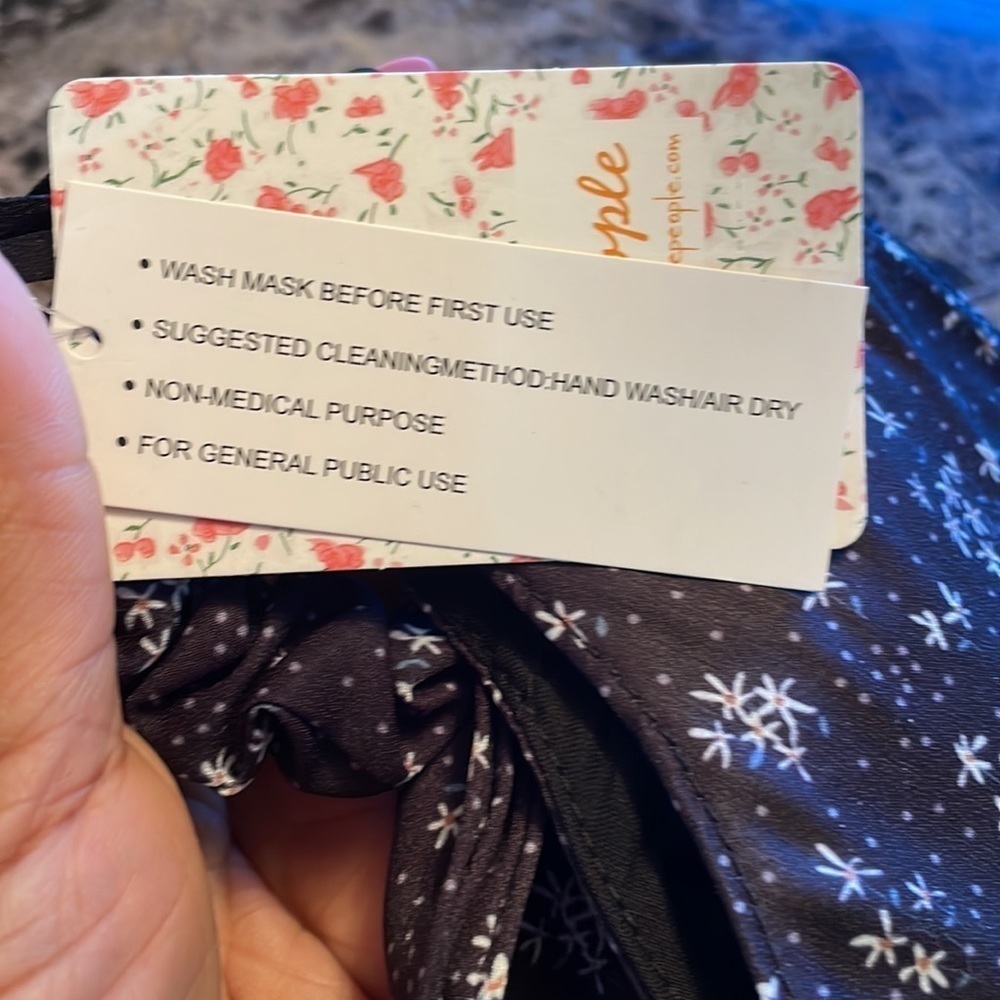 Free People Black Floral Mask And Bow - Picture 4 of 8